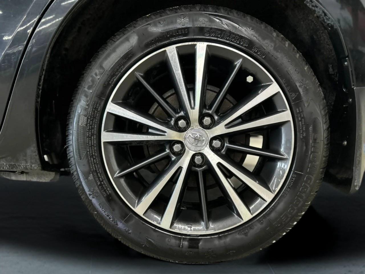 2018 Toyota Corolla XLE Photo