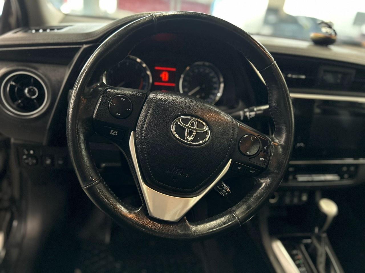 2018 Toyota Corolla XLE Photo