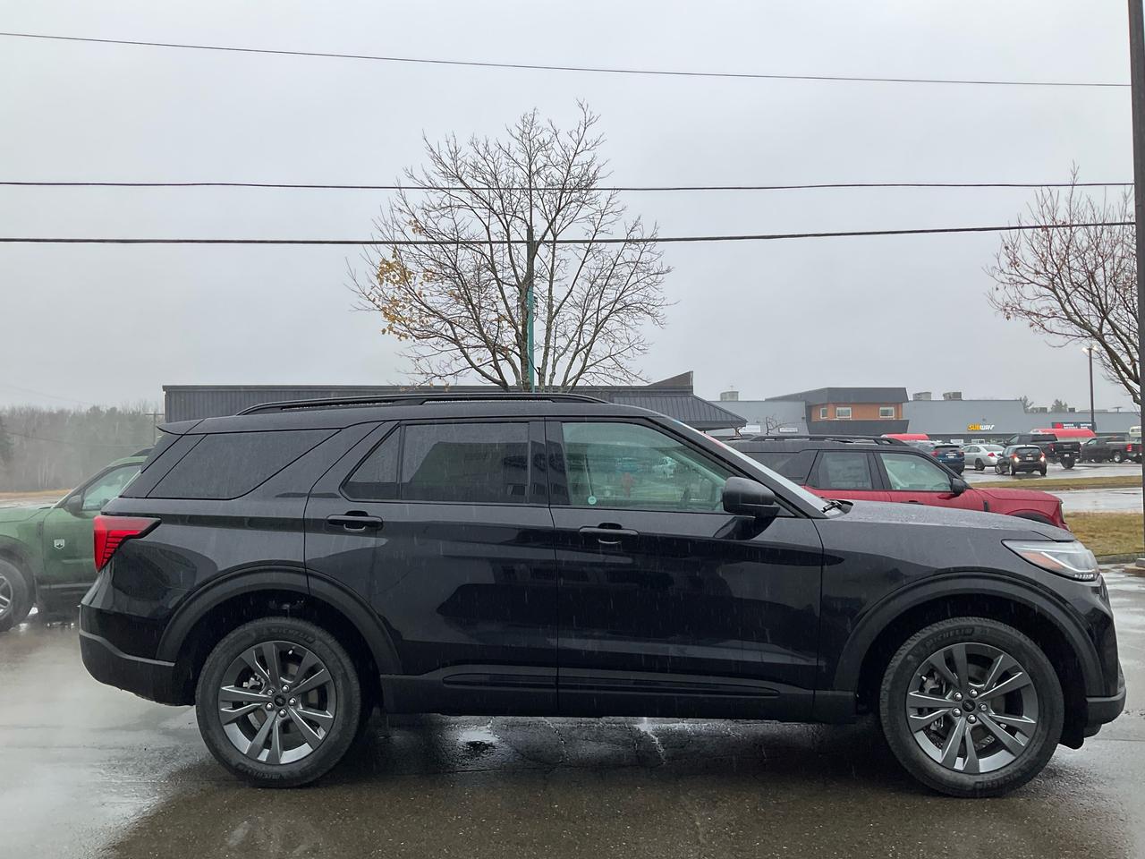 2026 Ford Explorer Active Photo3