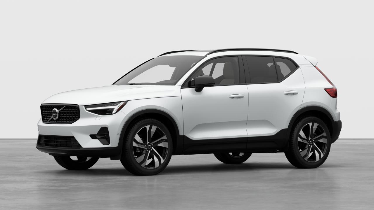 New 2026 Volvo XC40 B5 AWD Plus Dark Theme for sale in Surrey, BC
