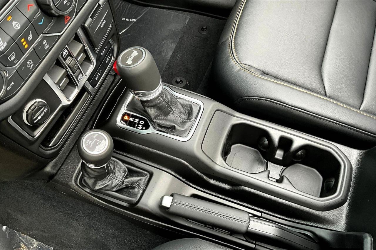 2026 Jeep Wrangler SAHARA | Sky-Top | McKinley Leather | Tow Pkg Photo