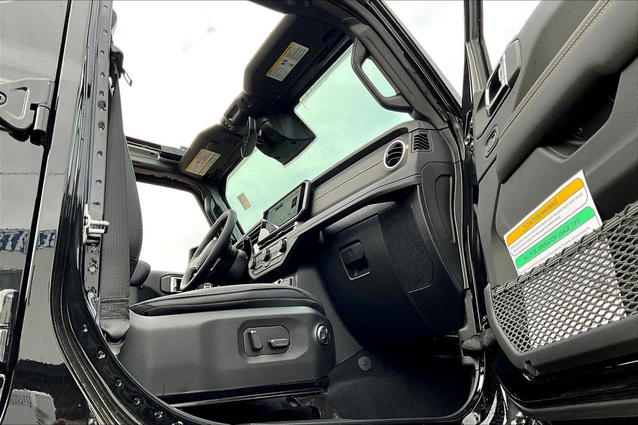 2026 Jeep Wrangler SAHARA | Sky-Top | McKinley Leather | Tow Pkg Photo