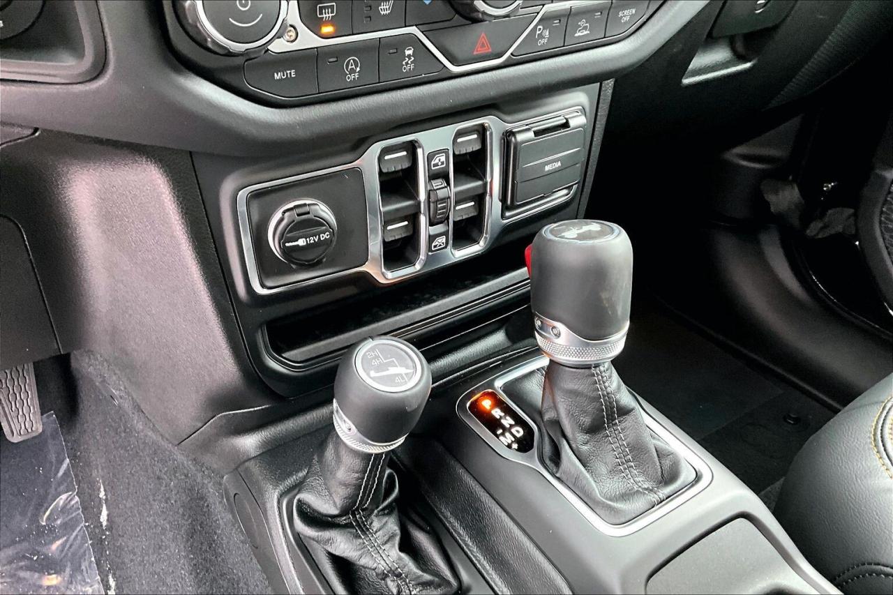 2026 Jeep Wrangler SAHARA | Sky-Top | McKinley Leather | NAV | 4X4 Photo