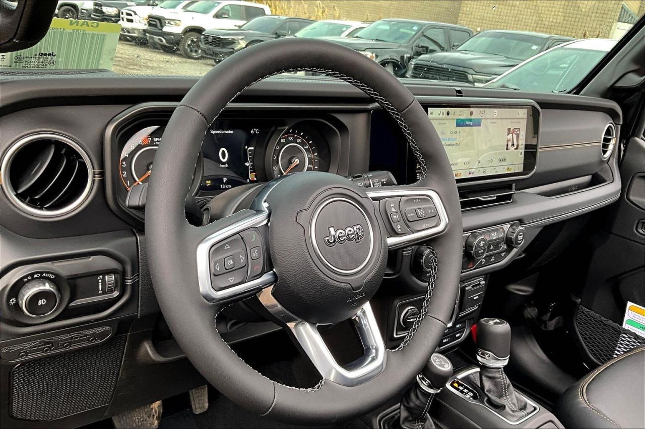 2026 Jeep Wrangler SAHARA | Sky-Top | Leather | Tow Pkg | 18" Wheels Photo