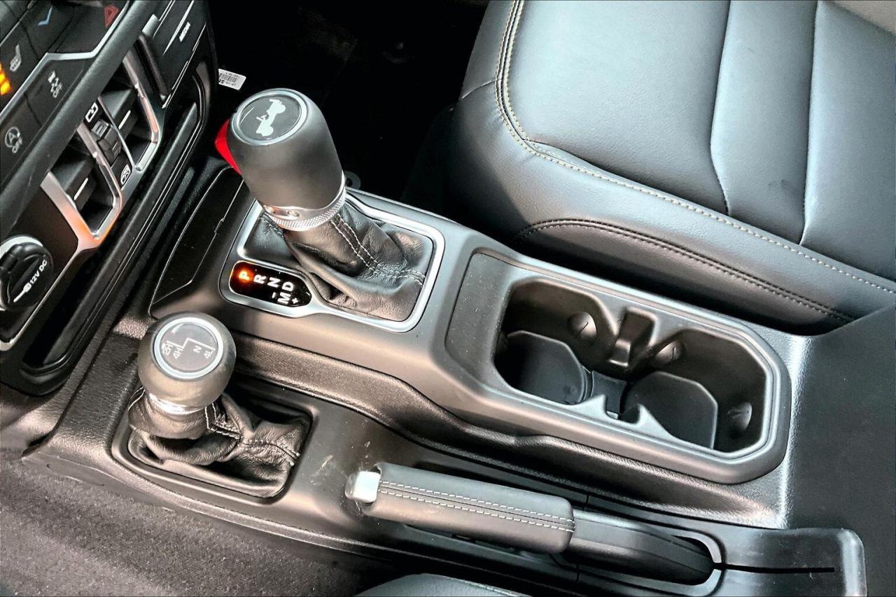 2026 Jeep Wrangler SAHARA | Sky-Top | Leather | Nav | 4x4 Photo