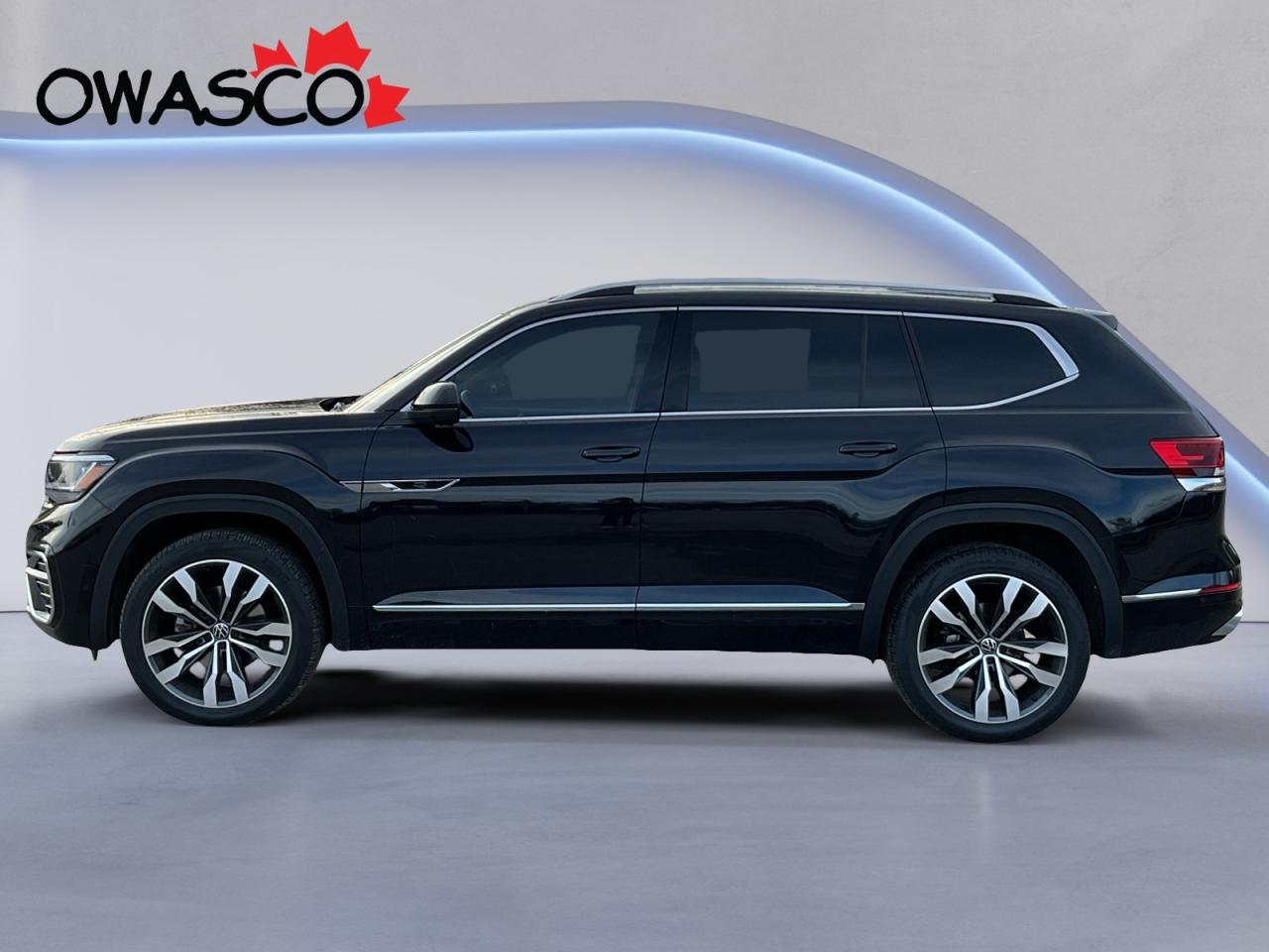 2023 Volkswagen Atlas 3.6L Execline! Captain Chair Pkg! 3rd Row Seating! Photo2