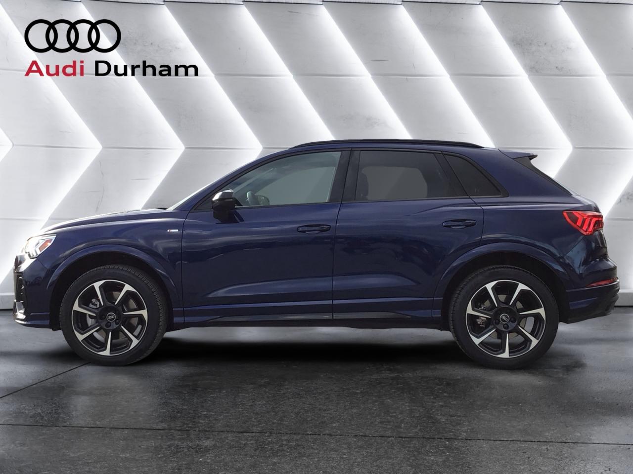 2025 Audi Q3 2.0T Progressiv + Blk Pkg | Blk Rings | Phonebox Photo