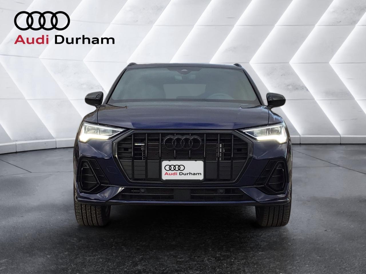 2025 Audi Q3 2.0T Progressiv + Blk Pkg | Blk Rings | Phonebox Photo