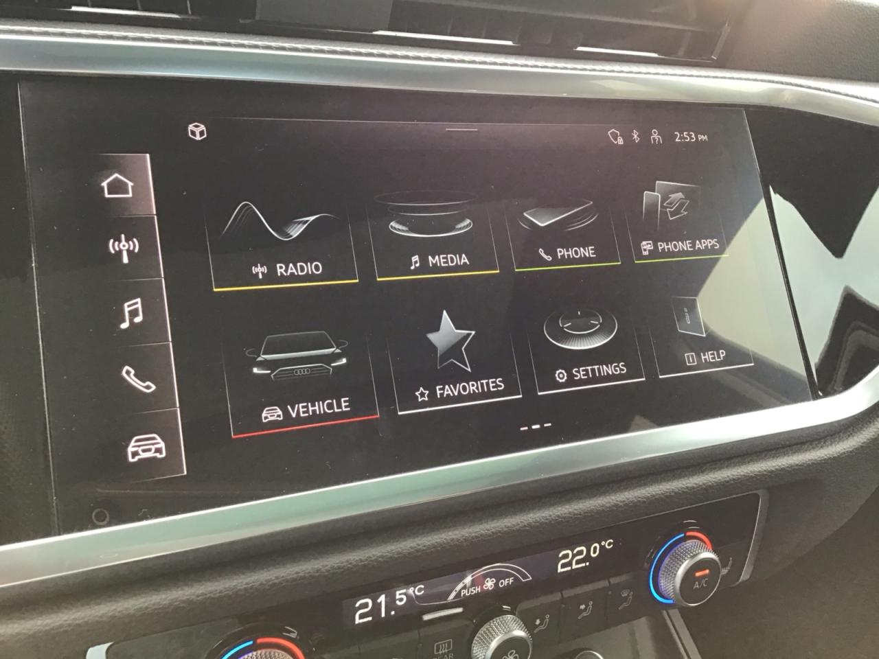 2025 Audi Q3 2.0T Progressiv + Blk Pkg | Blk Rings | Phonebox Photo