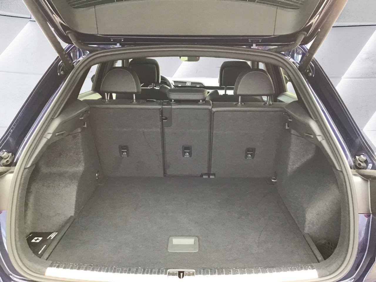 2025 Audi Q3 2.0T Progressiv + Blk Pkg | Blk Rings | Phonebox Photo