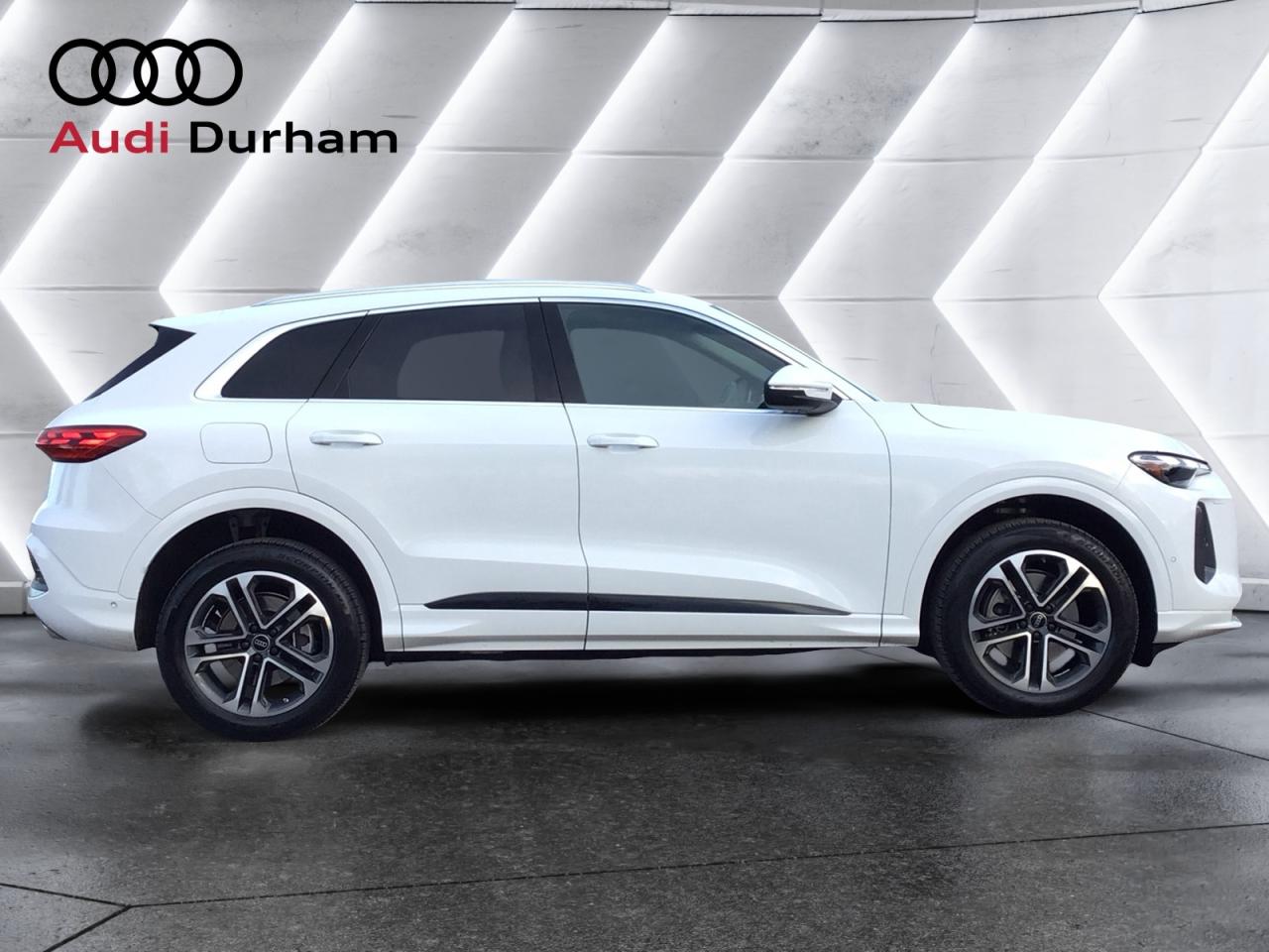 2025 Audi Q5 2.0T + Panoramic Moonroof Photo