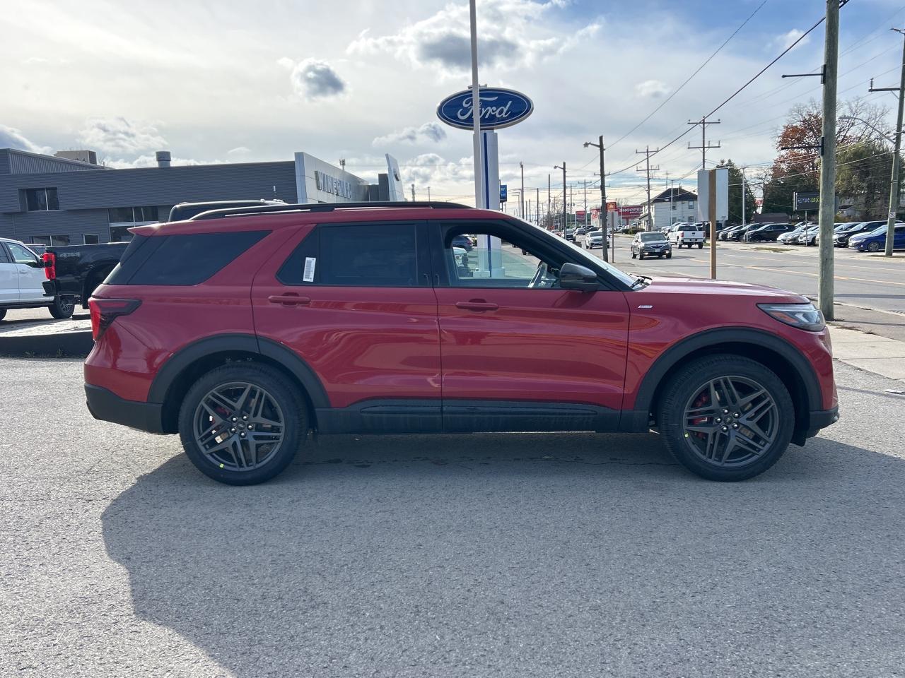 2026 Ford Explorer ST-Line Photo