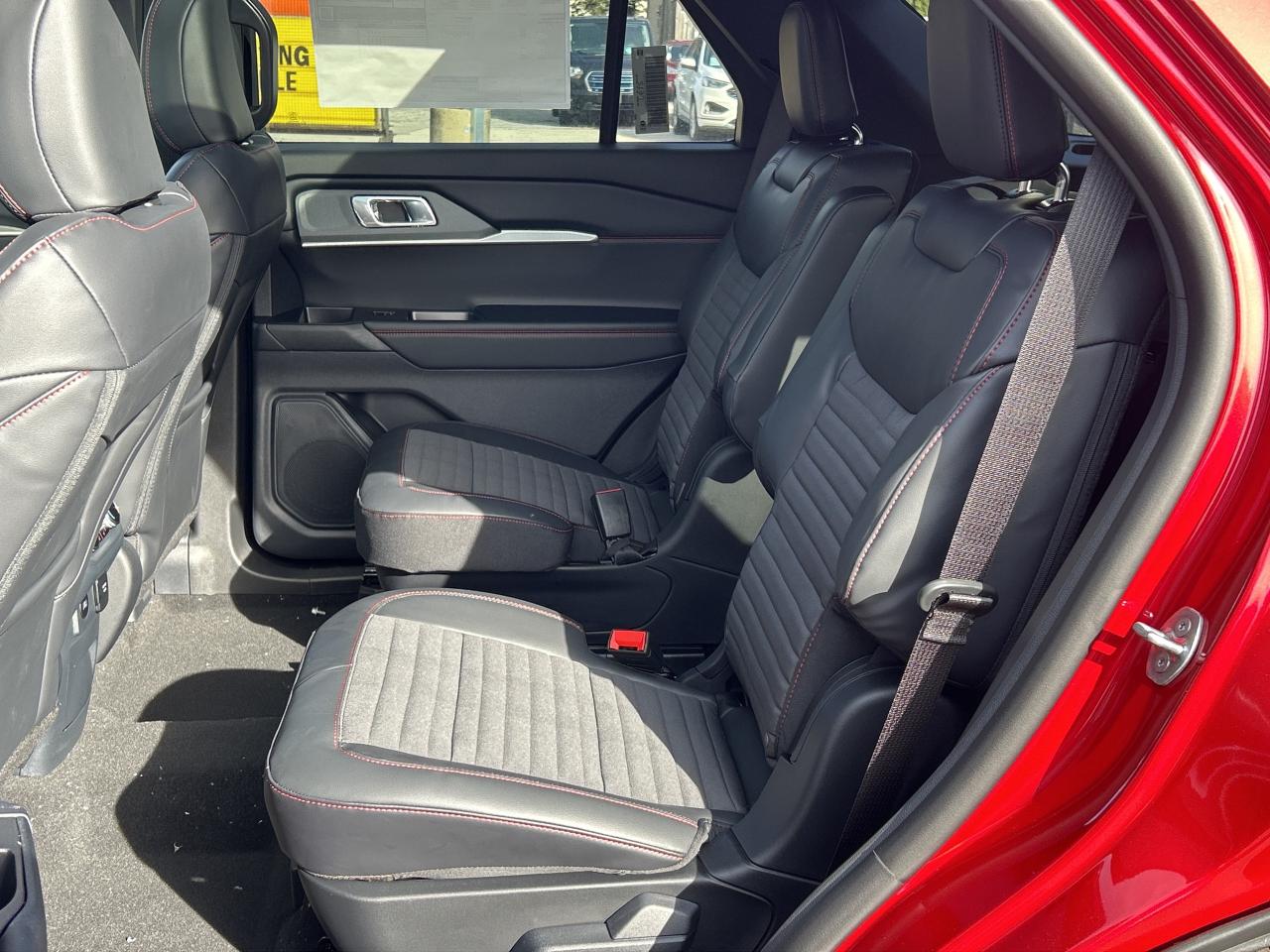 2026 Ford Explorer ST-Line Photo