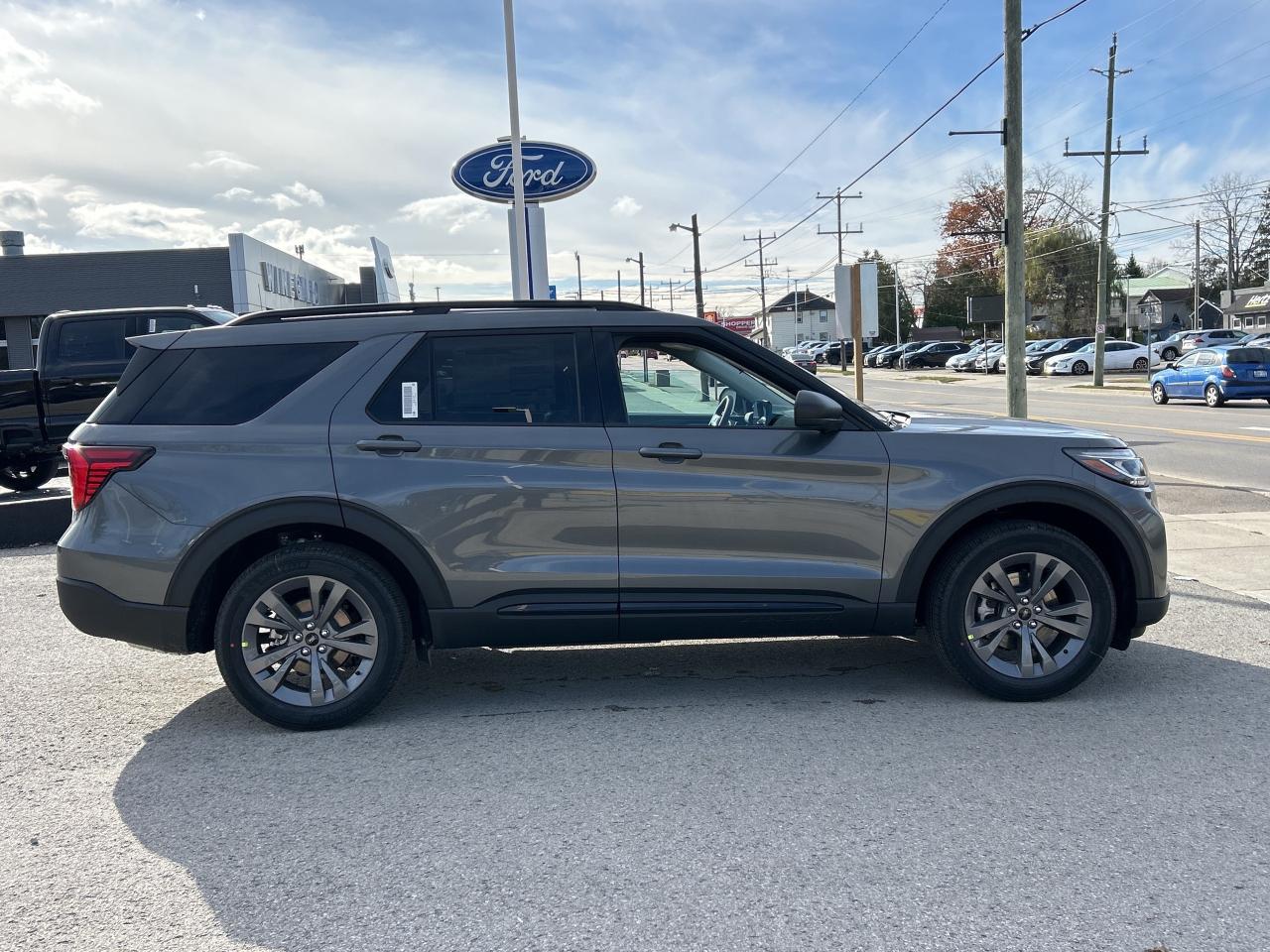 2026 Ford Explorer Active Photo3