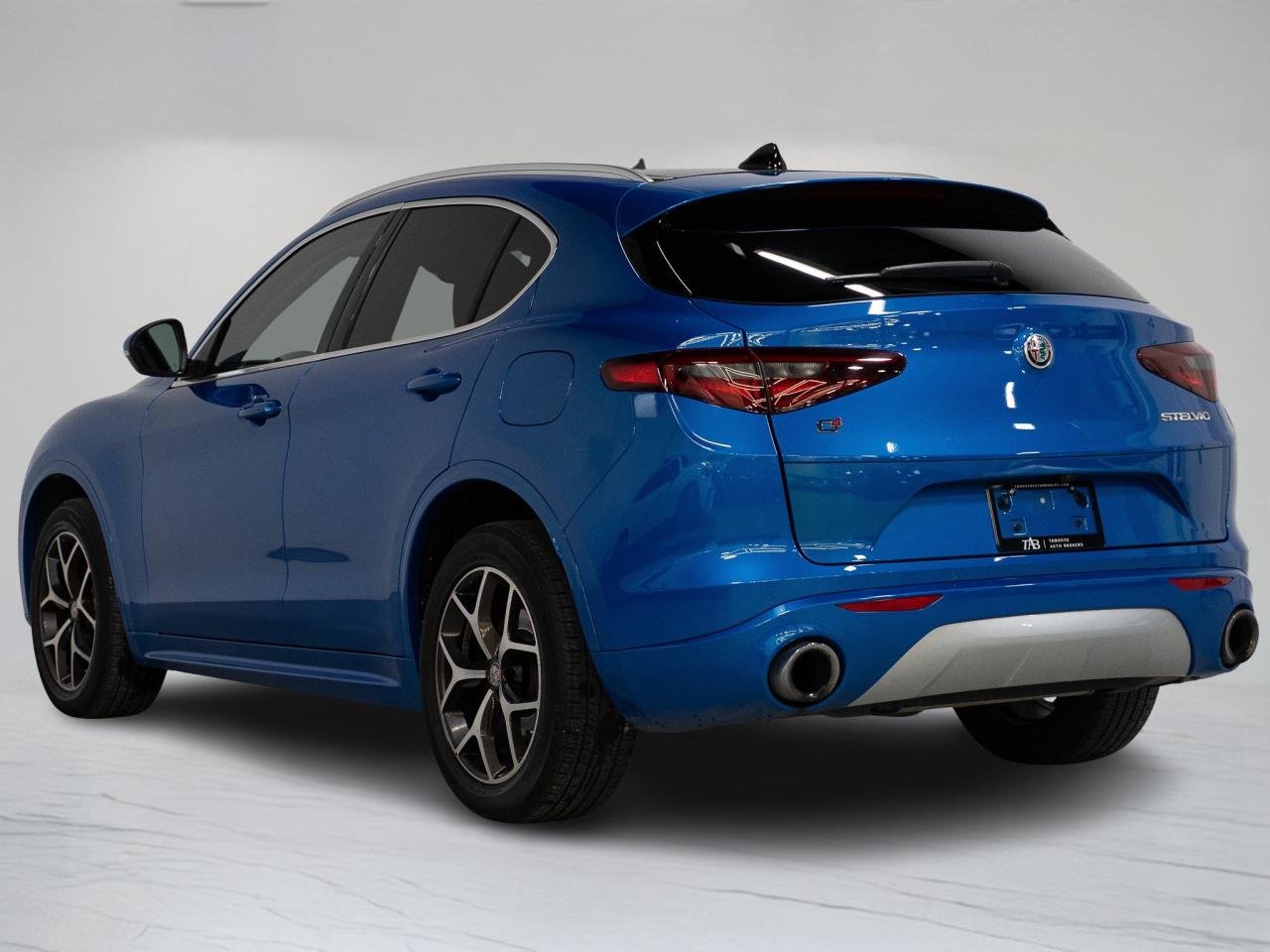 2021 Alfa Romeo Stelvio TI | PANO ROOF | 19 IN Photo4