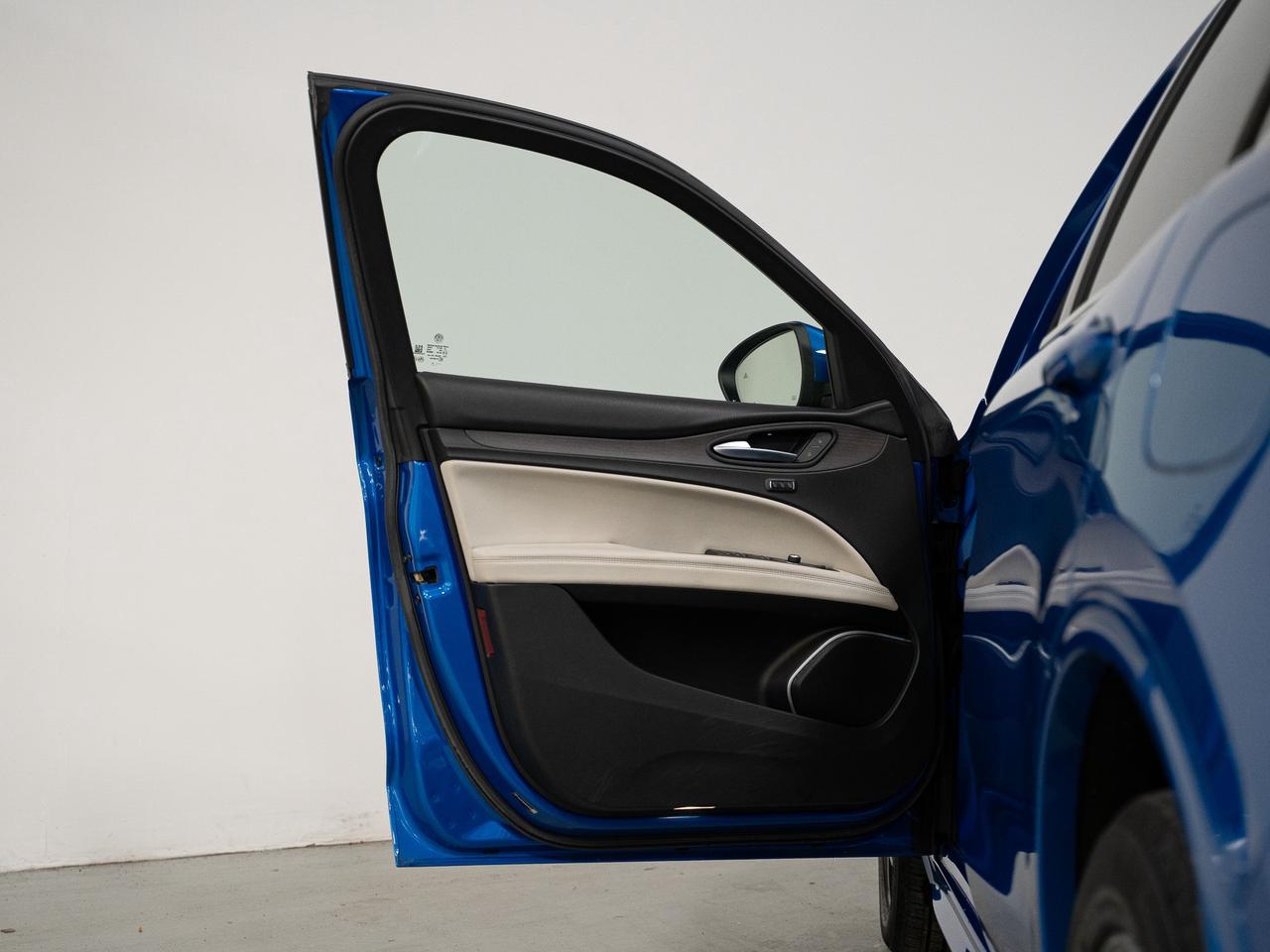 2021 Alfa Romeo Stelvio TI | PANO ROOF | 19 IN Photo