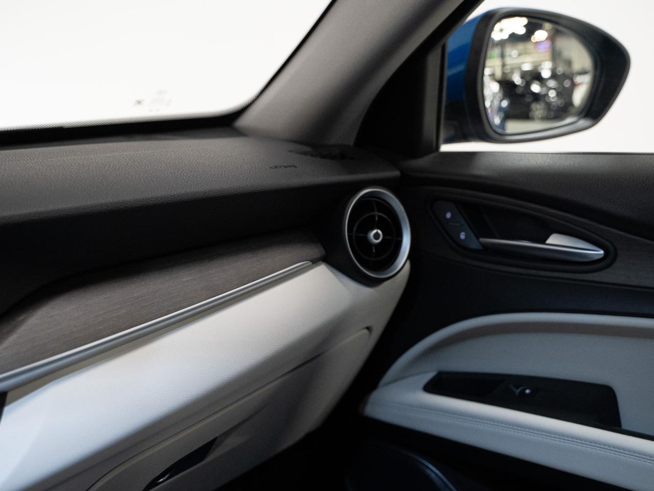 2021 Alfa Romeo Stelvio TI | PANO ROOF | 19 IN Photo