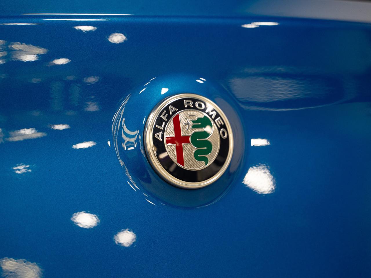 2021 Alfa Romeo Stelvio TI | PANO ROOF | 19 IN Photo