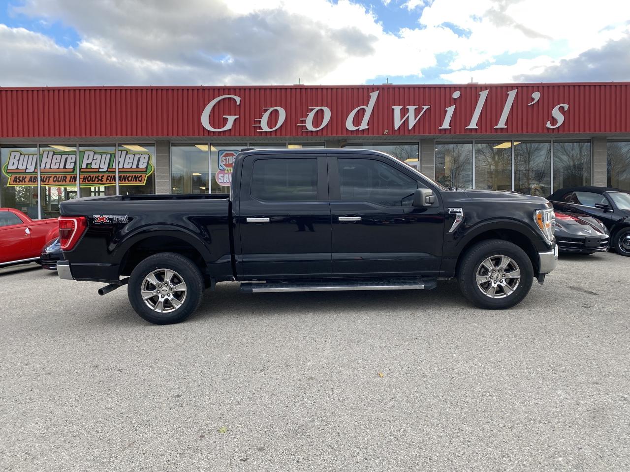 Used 2021 Ford F-150 XLT, CLEAN CARFAX, 6 PASSENGER, 4X4, BACK UP CAM! for sale in London, ON