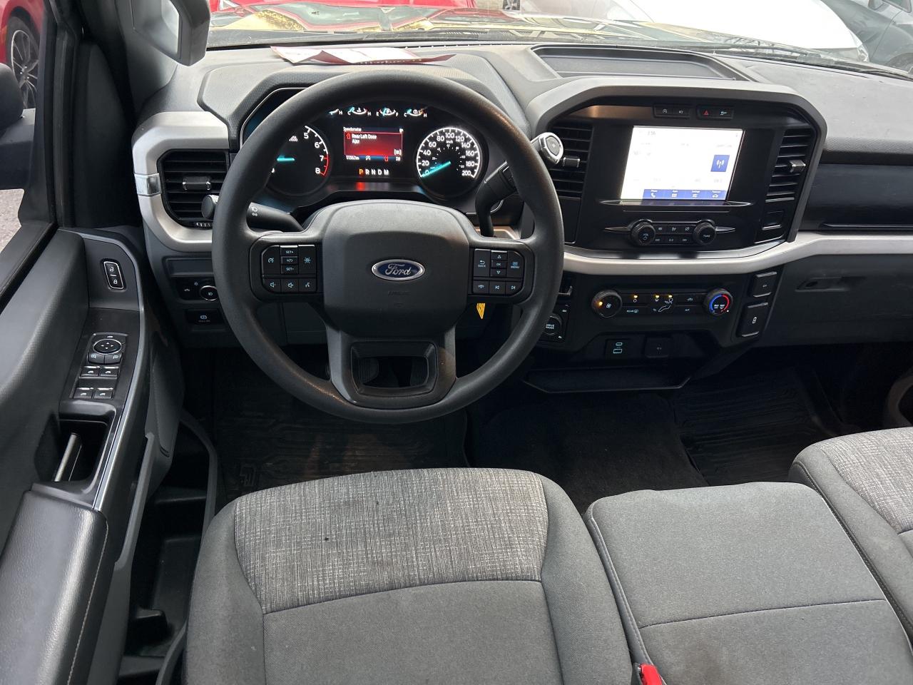 2021 Ford F-150 XLT, CLEAN CARFAX, 6 PASSENGER, 4X4, BACK UP CAM! - Photo #12