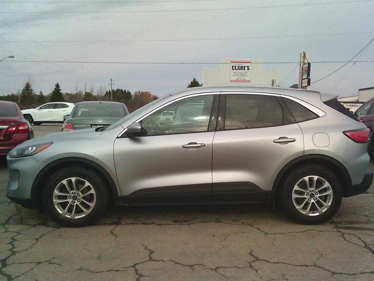 2021 Ford Escape SE Photo