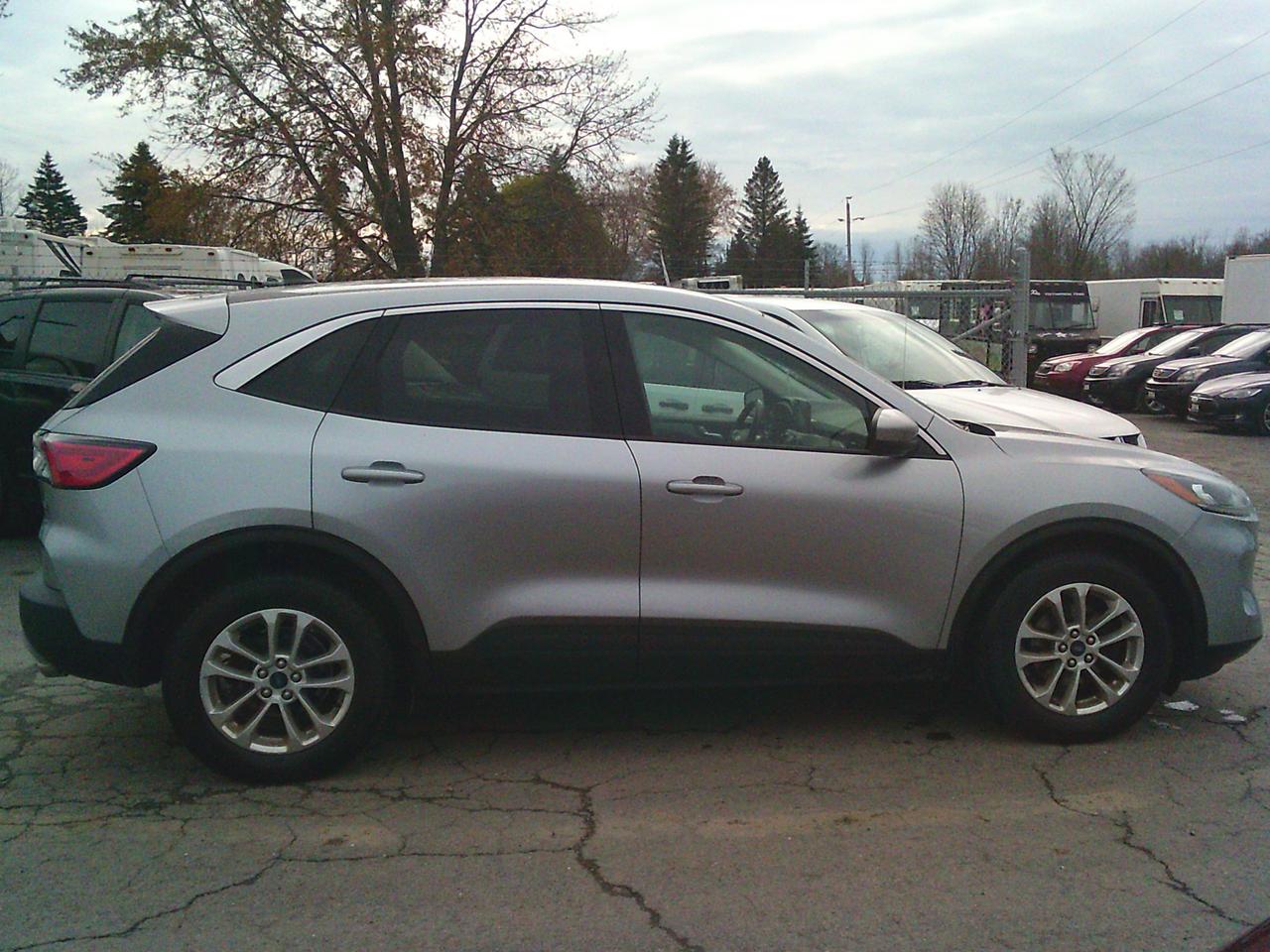 2021 Ford Escape SE Photo