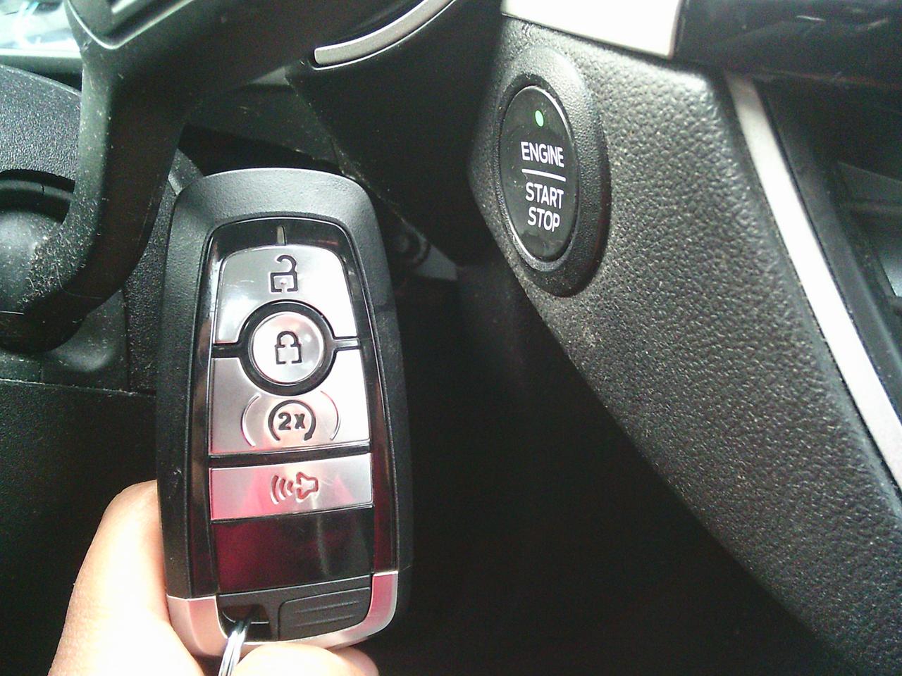 2021 Ford Escape SE Photo