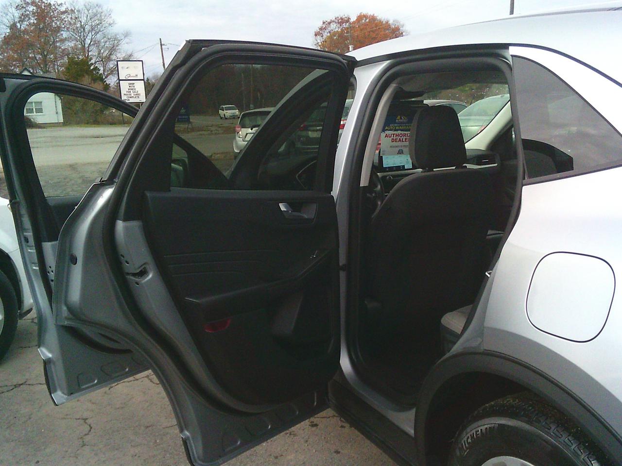 2021 Ford Escape SE Photo