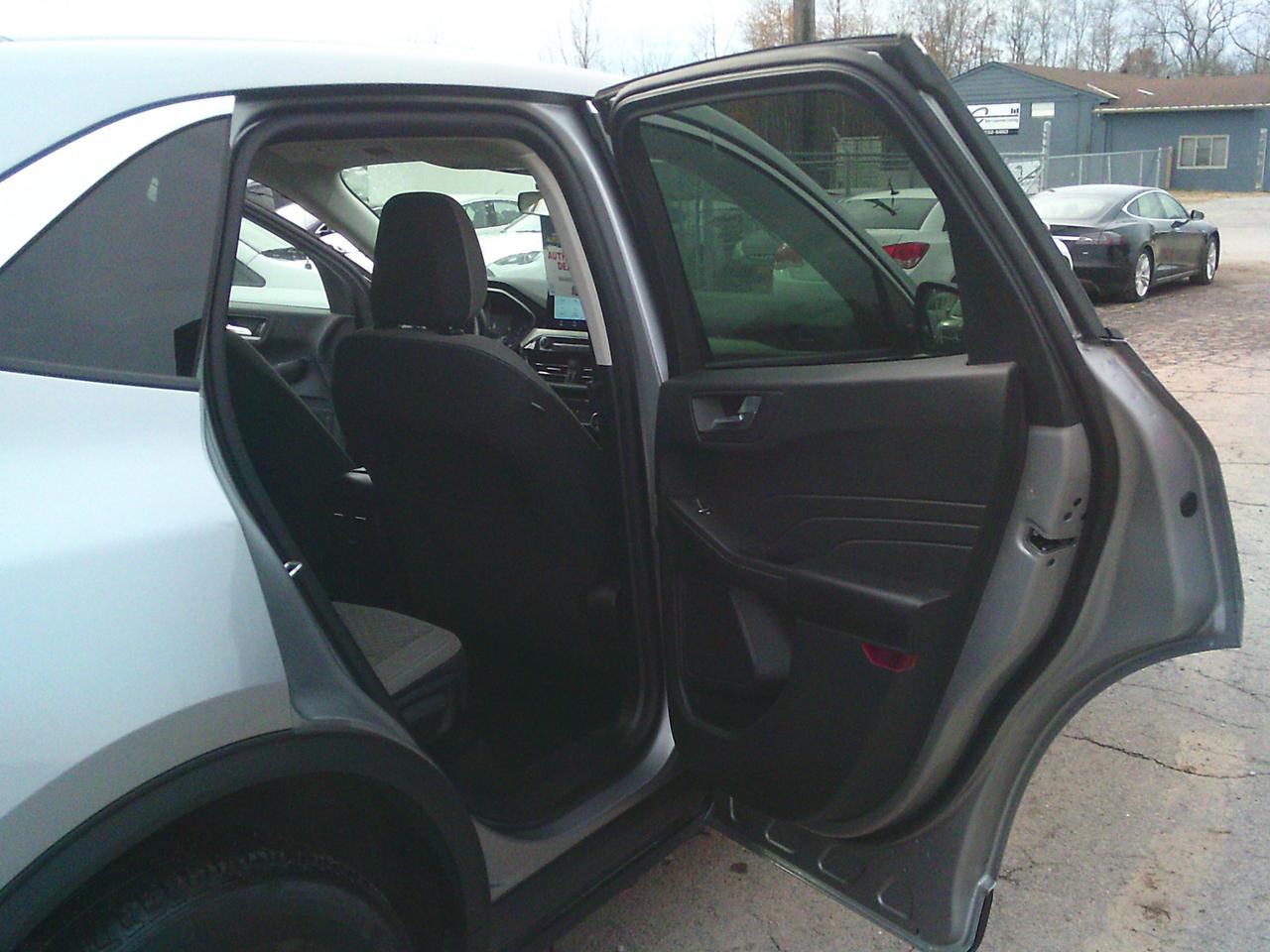 2021 Ford Escape SE Photo