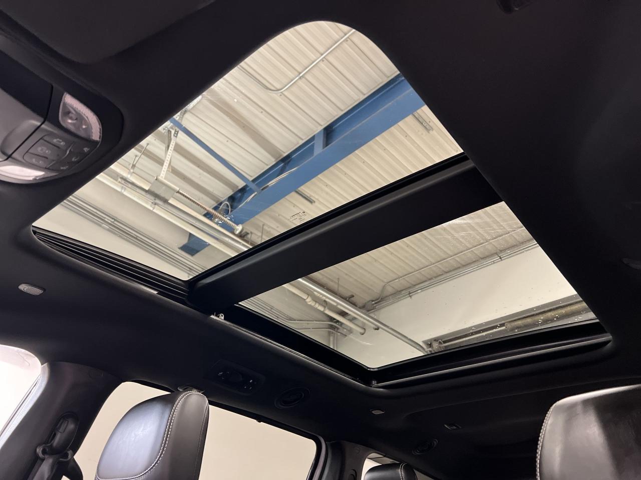 2024 Chrysler Pacifica TOURING L | HTD LEATHER | PANO ROOF | 20IN ALLOYS Photo