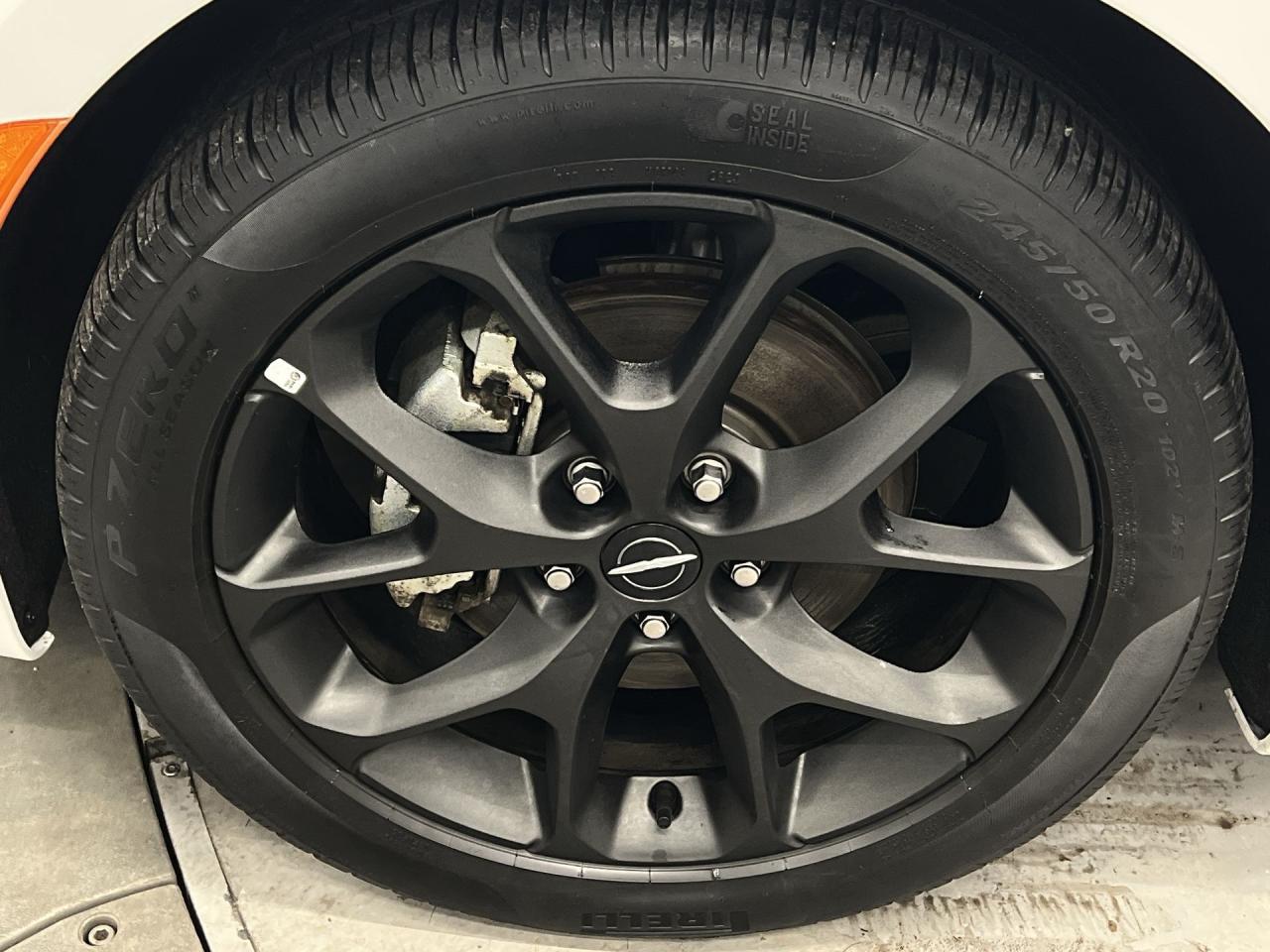 2024 Chrysler Pacifica TOURING L | HTD LEATHER | PANO ROOF | 20IN ALLOYS Photo