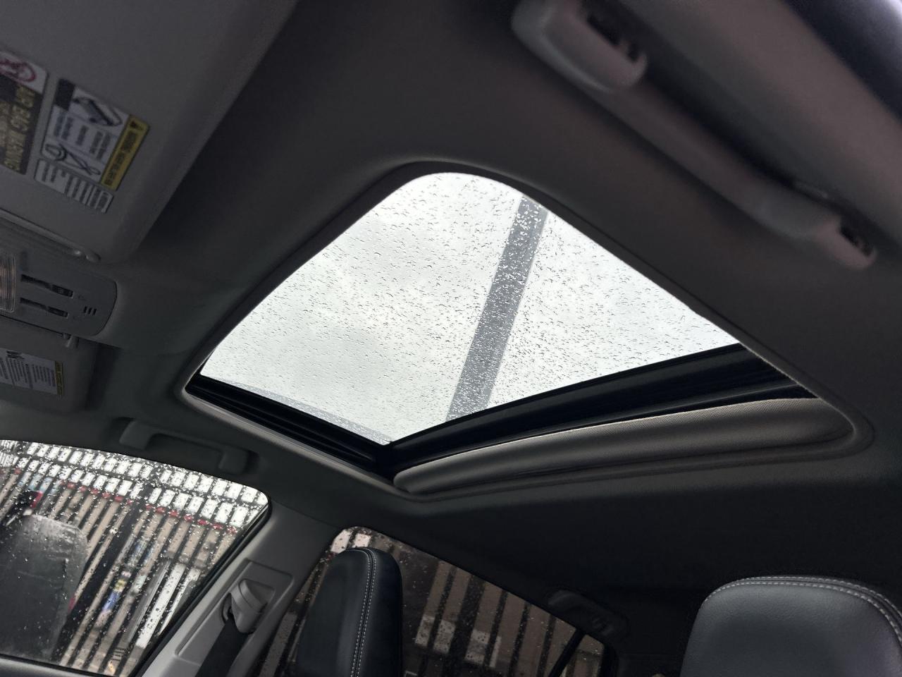 2015 Toyota RAV4 LIMITED AWD | HTD LEATHER | SUNROOF | NAV | ALLOYS Photo2