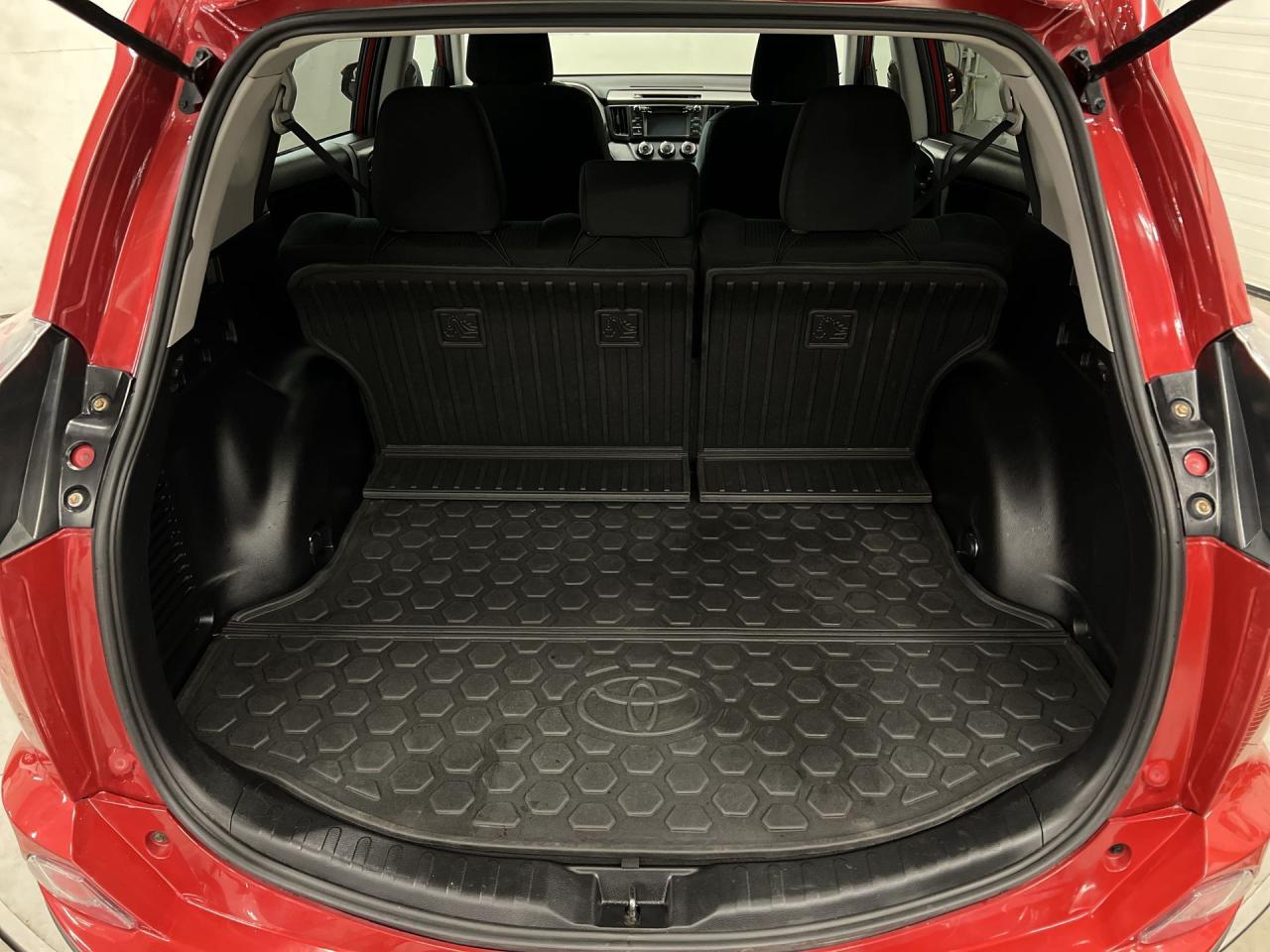 2017 Toyota RAV4 HTD SEATS | LOW KMS! | REAR CAM | KEYLESS ENTRY Photo