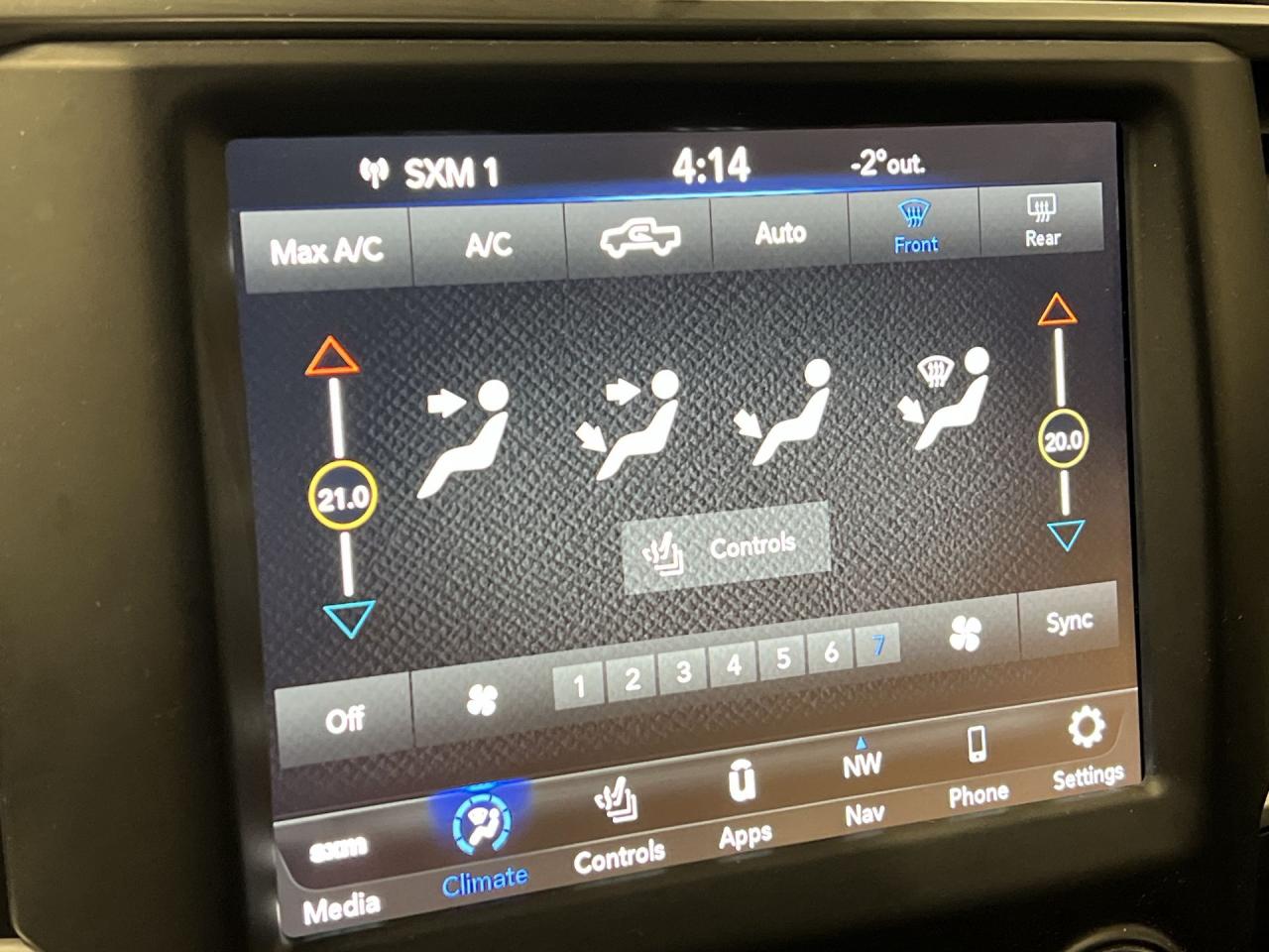 2021 RAM 1500 Classic WARLOCK 4X4 |5.7L V8 | CREW | HTD SEATS |CARPLAY Photo