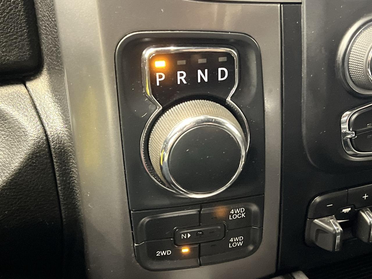 2021 RAM 1500 Classic WARLOCK 4X4 |5.7L V8 | CREW | HTD SEATS |CARPLAY Photo