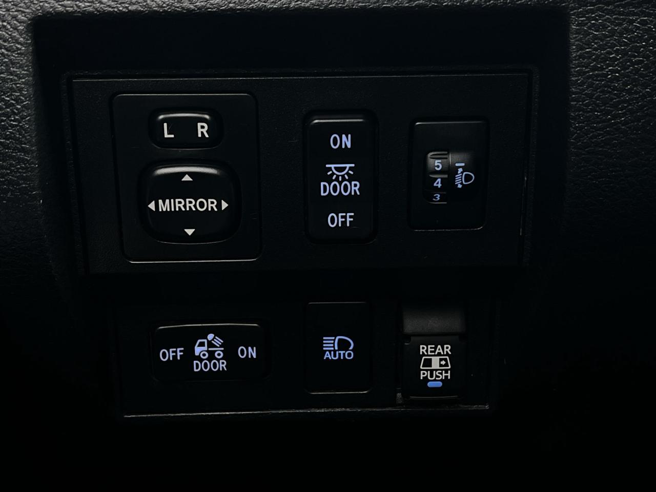 2020 Toyota Tundra TRD OFF-ROAD 4X4 | 5.7L V8 | HTD SEATS | CARPLAY Photo