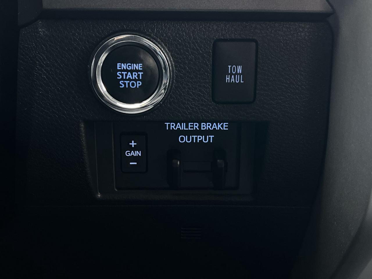 2020 Toyota Tundra TRD OFF-ROAD 4X4 | 5.7L V8 | HTD SEATS | CARPLAY Photo