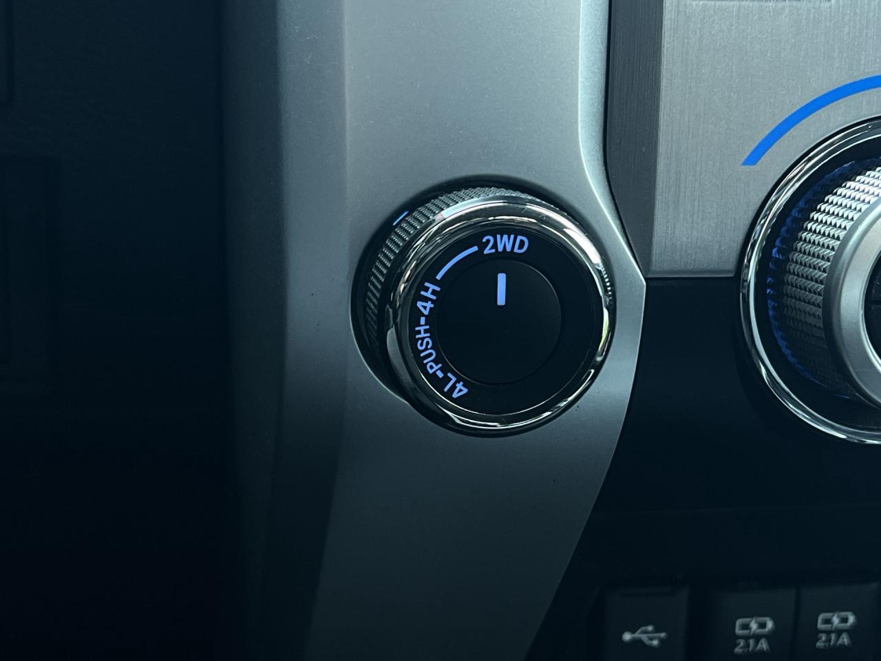 2020 Toyota Tundra TRD OFF-ROAD 4X4 | 5.7L V8 | HTD SEATS | CARPLAY Photo