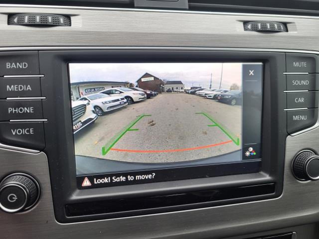 2016 Volkswagen Golf TRENDLINE Photo14