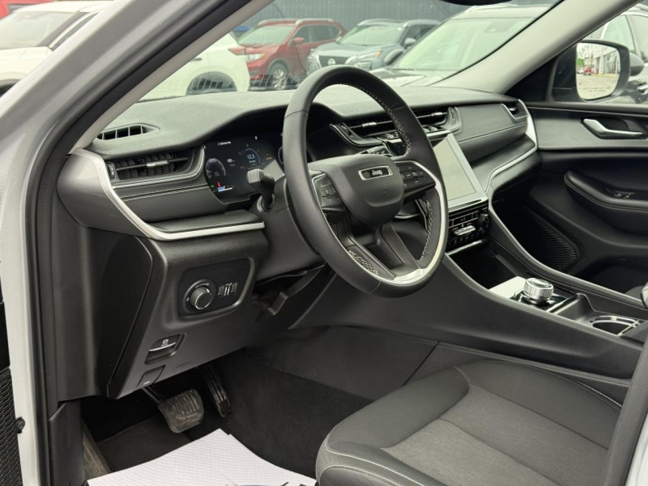 2023 Jeep Grand Cherokee Laredo  - Heated Seats Photo