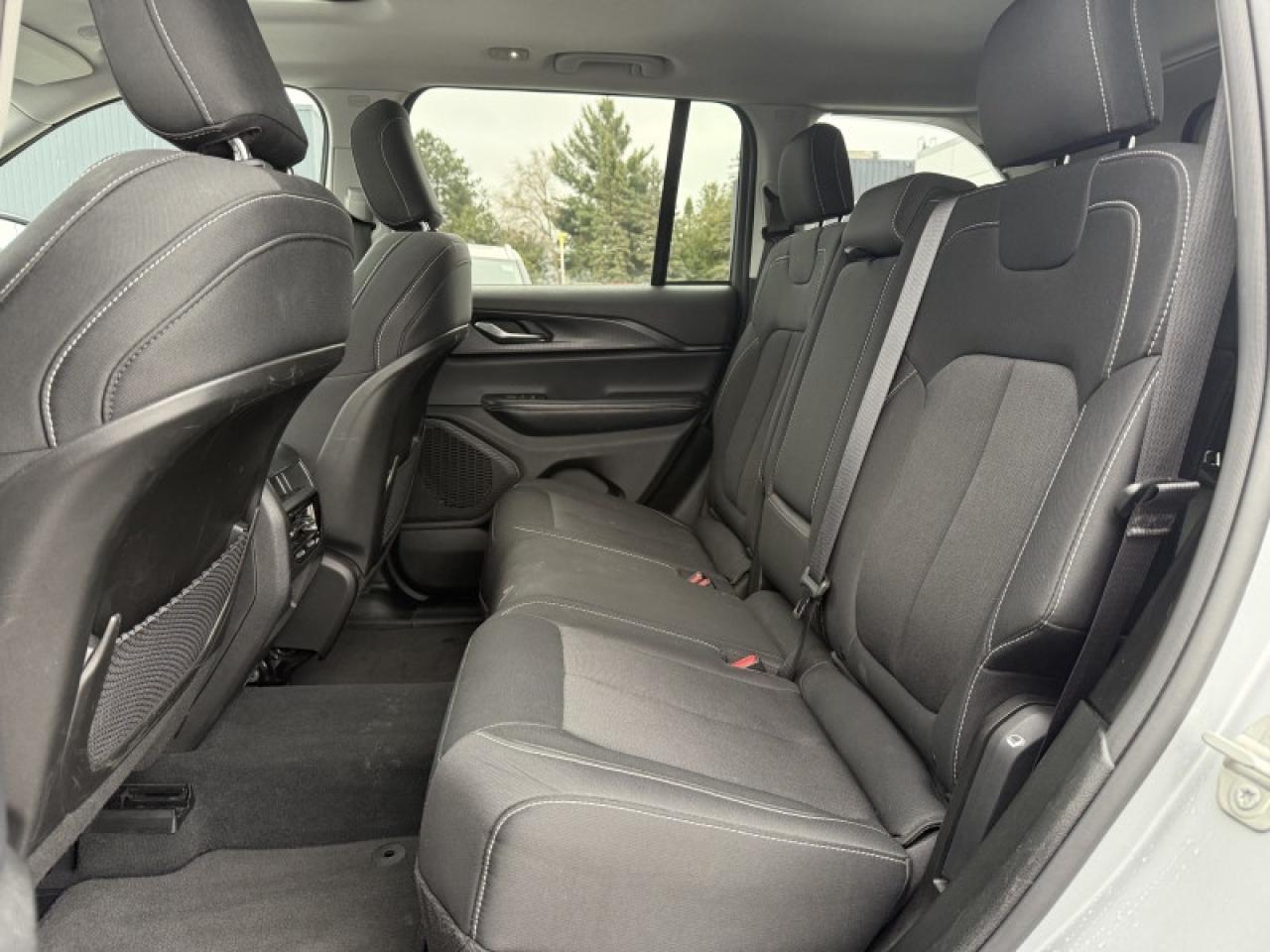 2023 Jeep Grand Cherokee Laredo  - Heated Seats Photo