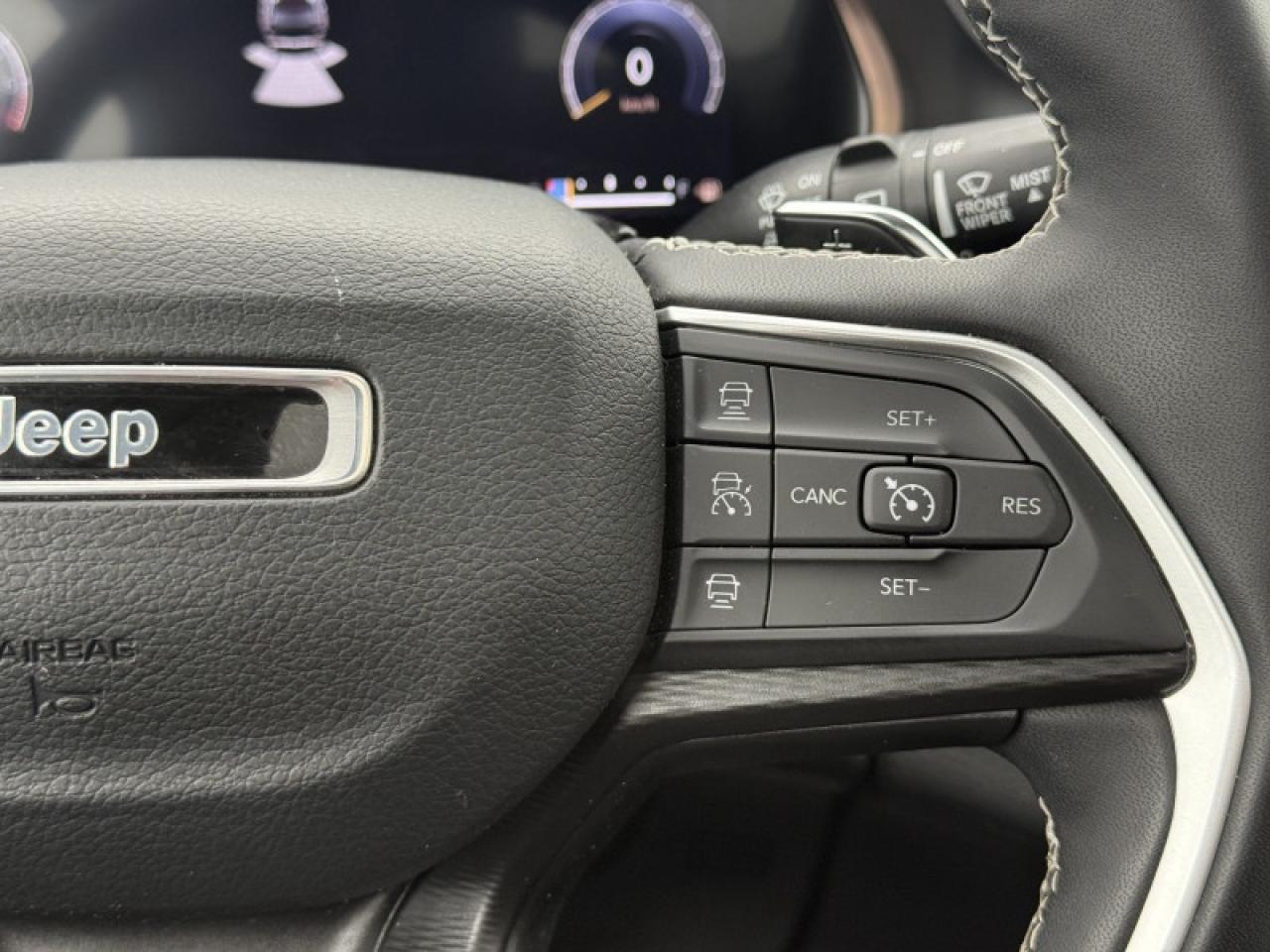 2023 Jeep Grand Cherokee Laredo  - Heated Seats Photo