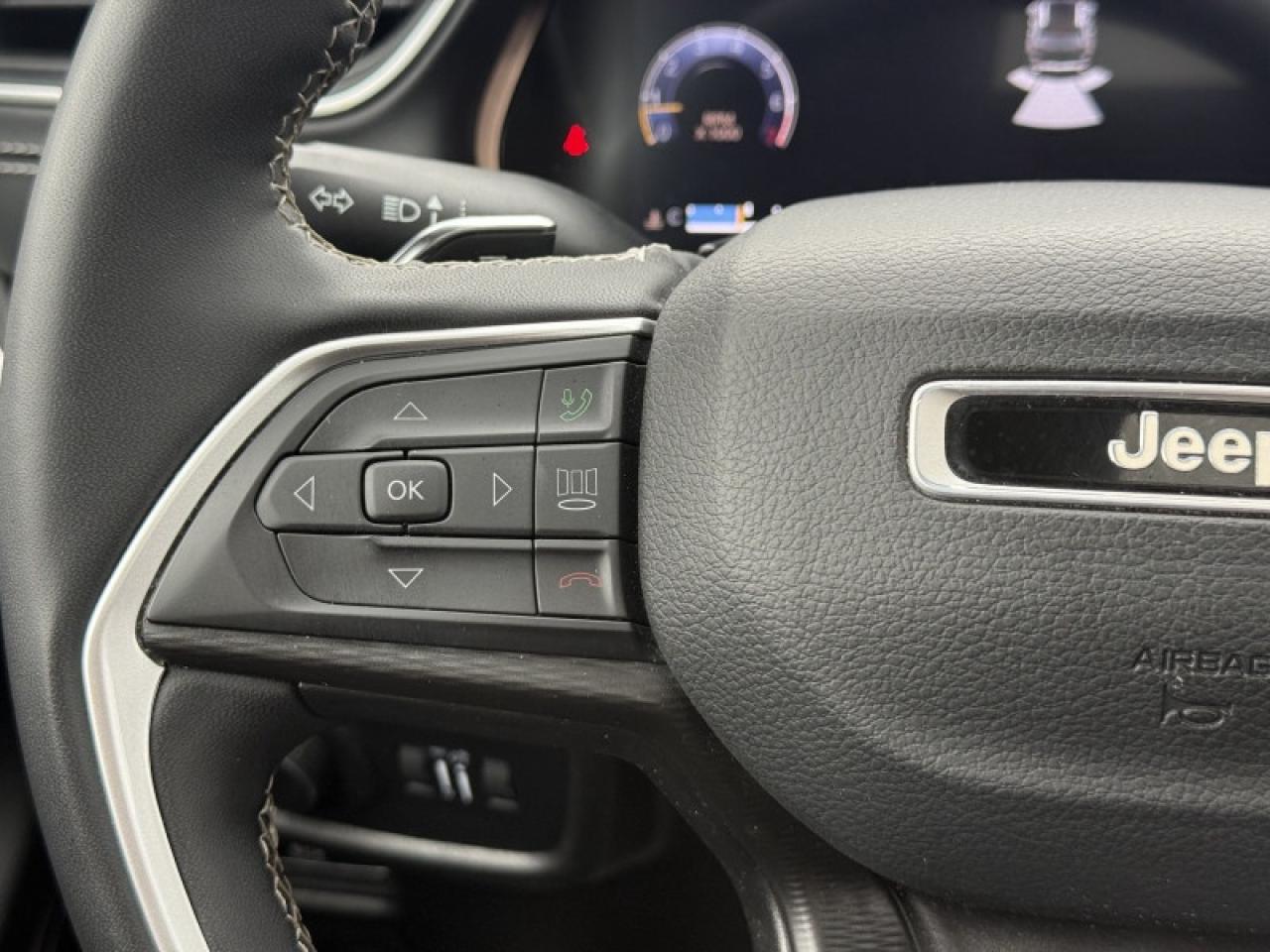 2023 Jeep Grand Cherokee Laredo  - Heated Seats Photo