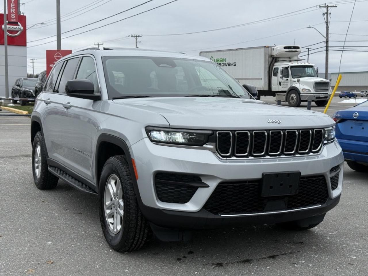 2023 Jeep Grand Cherokee Laredo  - Heated Seats Photo