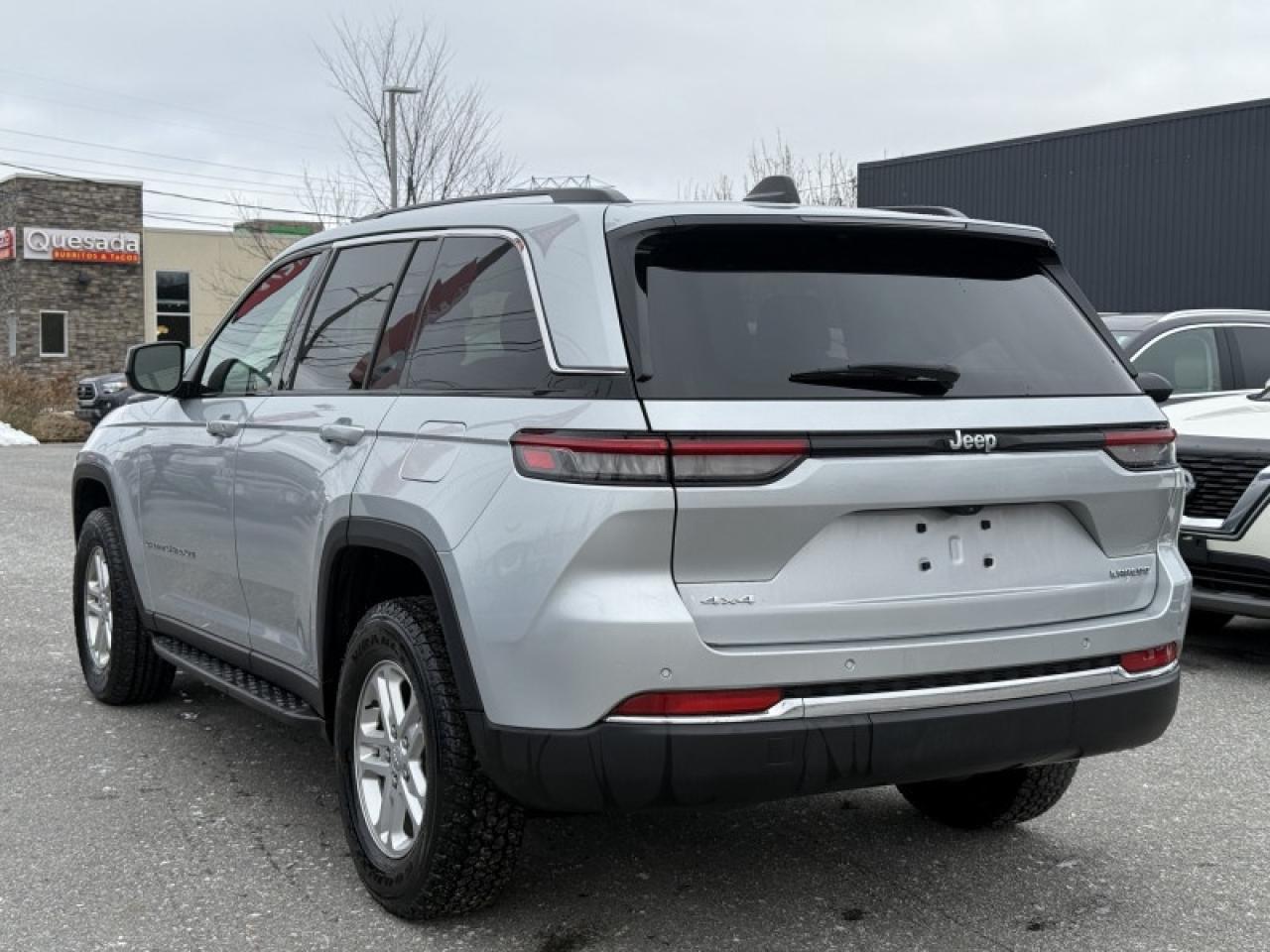 2023 Jeep Grand Cherokee Laredo  - Heated Seats Photo