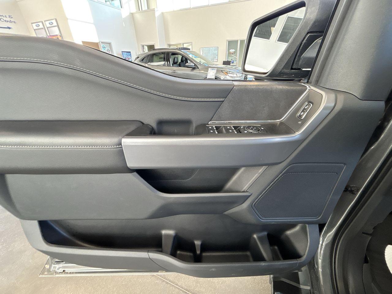 2025 Ford F-150 XLT 4WD SuperCrew 5.5' Box Photo5