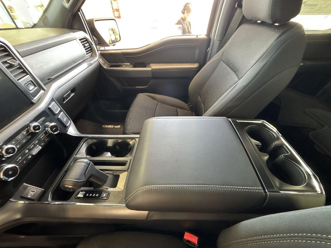 2025 Ford F-150 XLT 4WD SuperCrew 5.5' Box Photo5