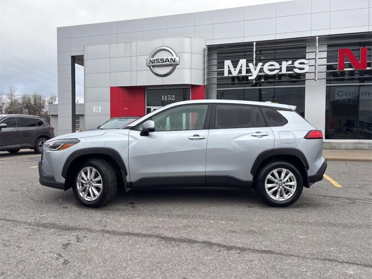 2024 Toyota Corolla Cross LE AWD  Clean CARFAX Photo