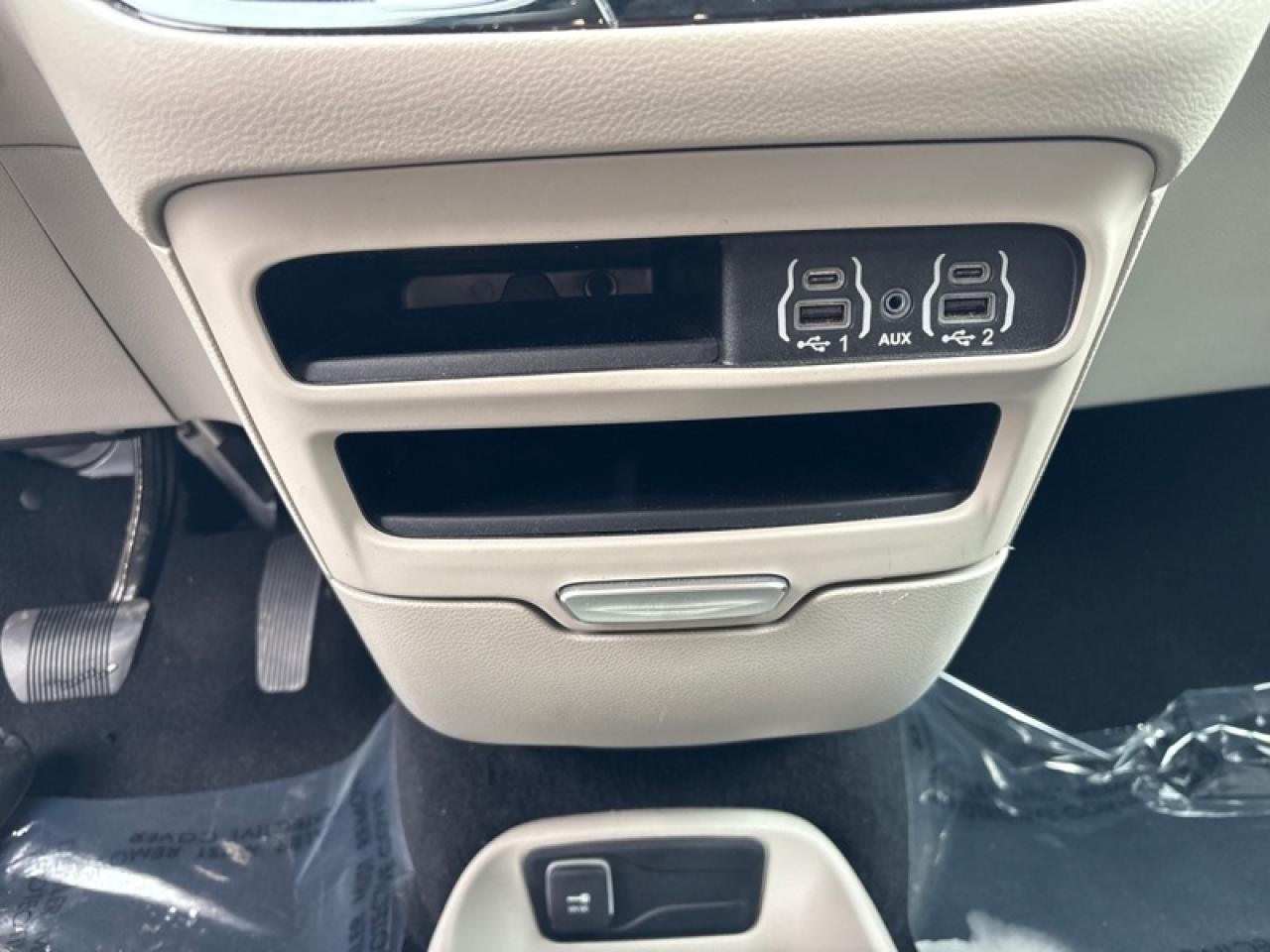 2024 Dodge Grand Caravan SXT  STOW & GO SEATING Photo