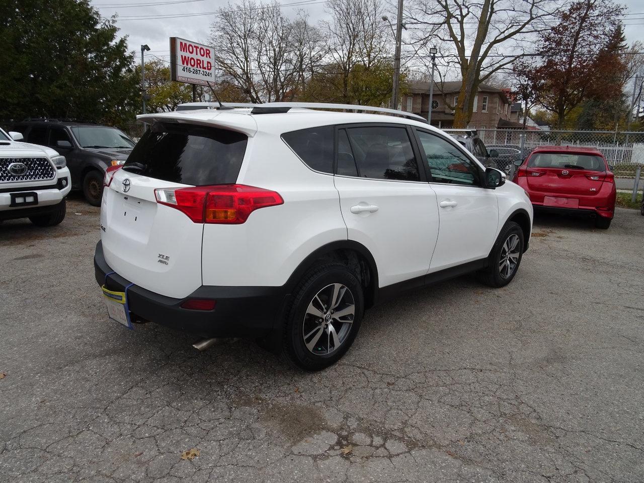 2015 Toyota RAV4 XLE - Photo #6